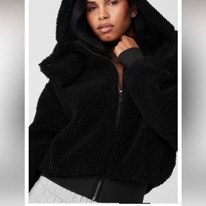 Alo Yoga Foxy Sherpa Jacket - Black - size Small